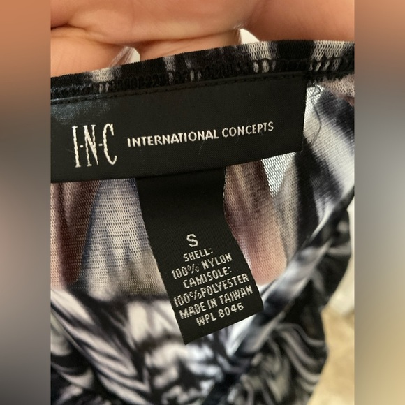 ❗️5X$30❗️ INC International Concepts Women's Printed Tie Waist Blouse - Picture 6 of 6